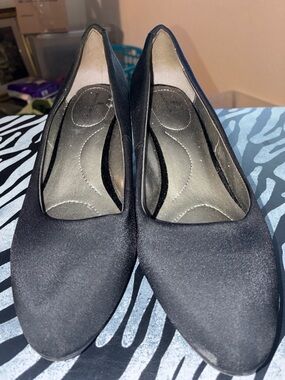 Classic Black Bandolino Women's Dress Pumps - Elegant Everyday Heels